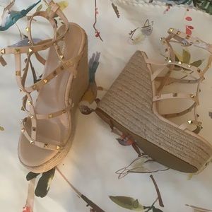 Alexandria Brandao Wedges in excellent condition . Size 61/2